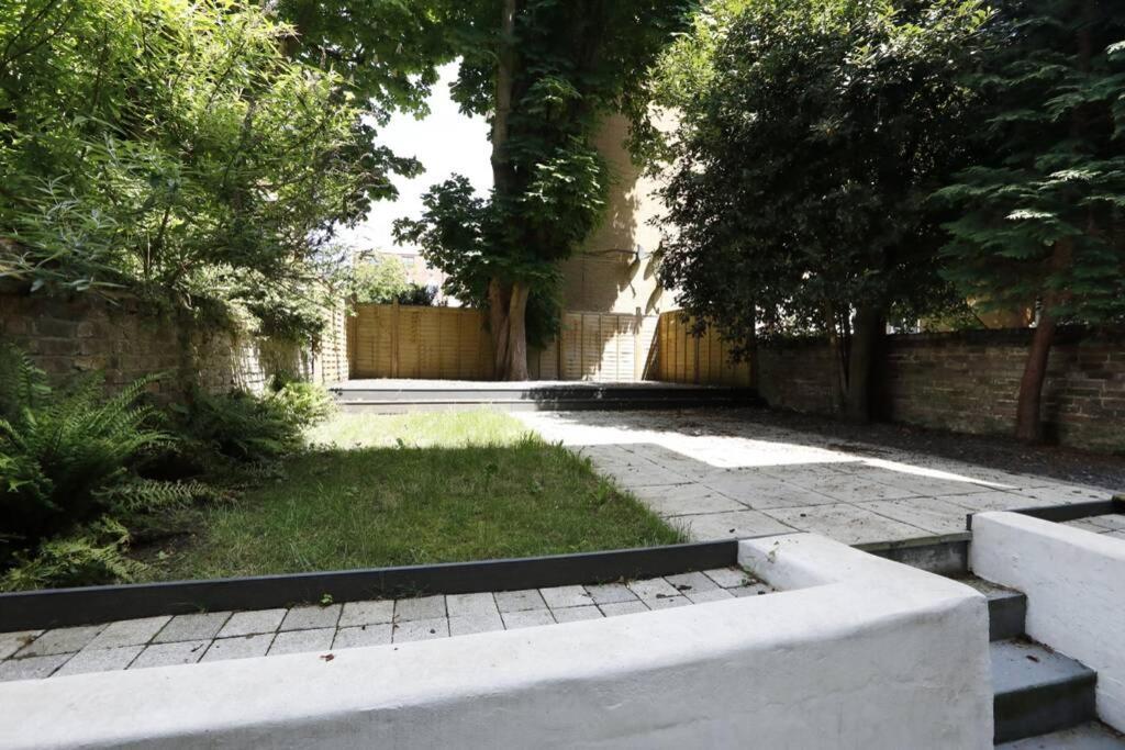 2 Bedrooms Close To The Beach With Garden And Own Entrance ! Hove Extérieur photo